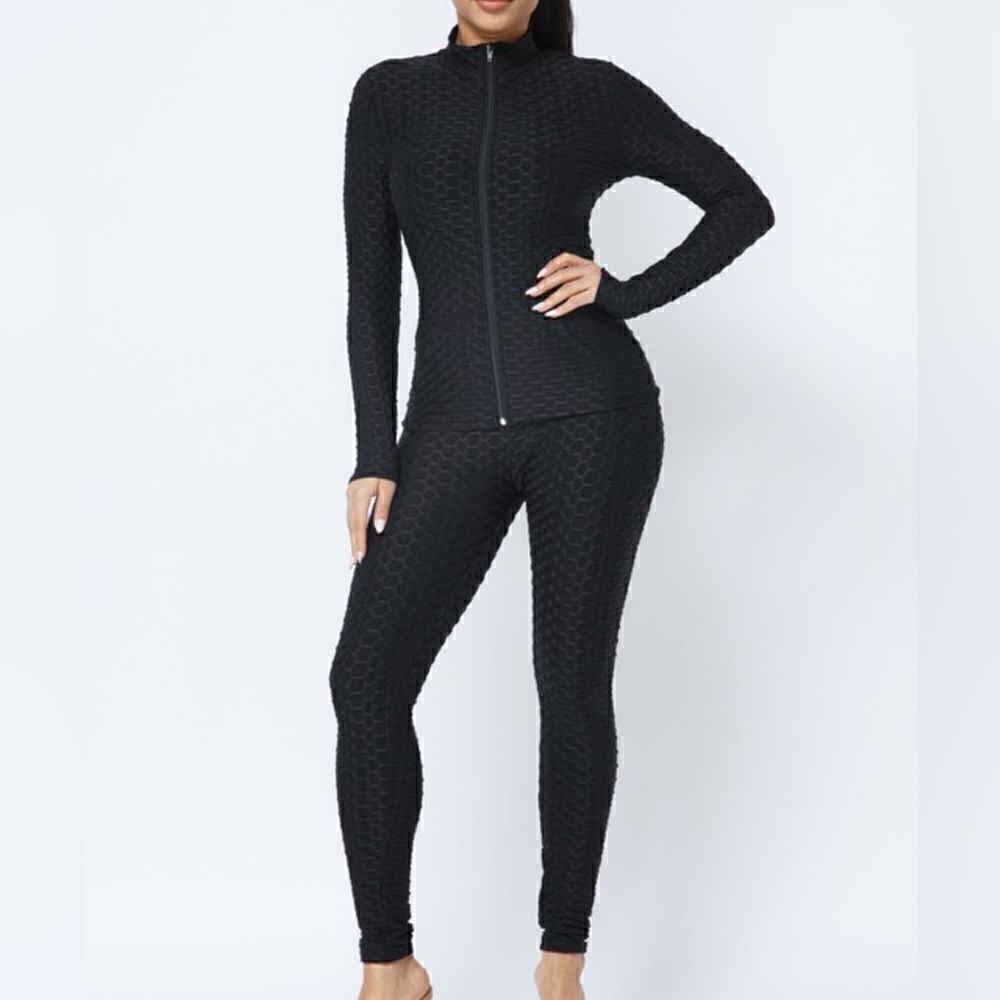 Black two piece honeycomb active set